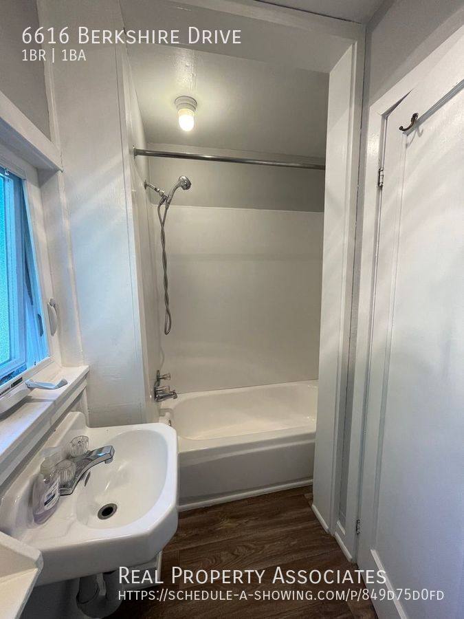 House for rent at 6616 Berkshire Dr, Everett, WA 98203