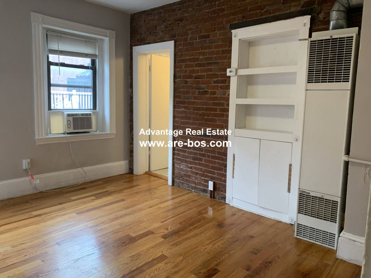 Apartment for rent at 10 Wiget St, Boston, MA 02113