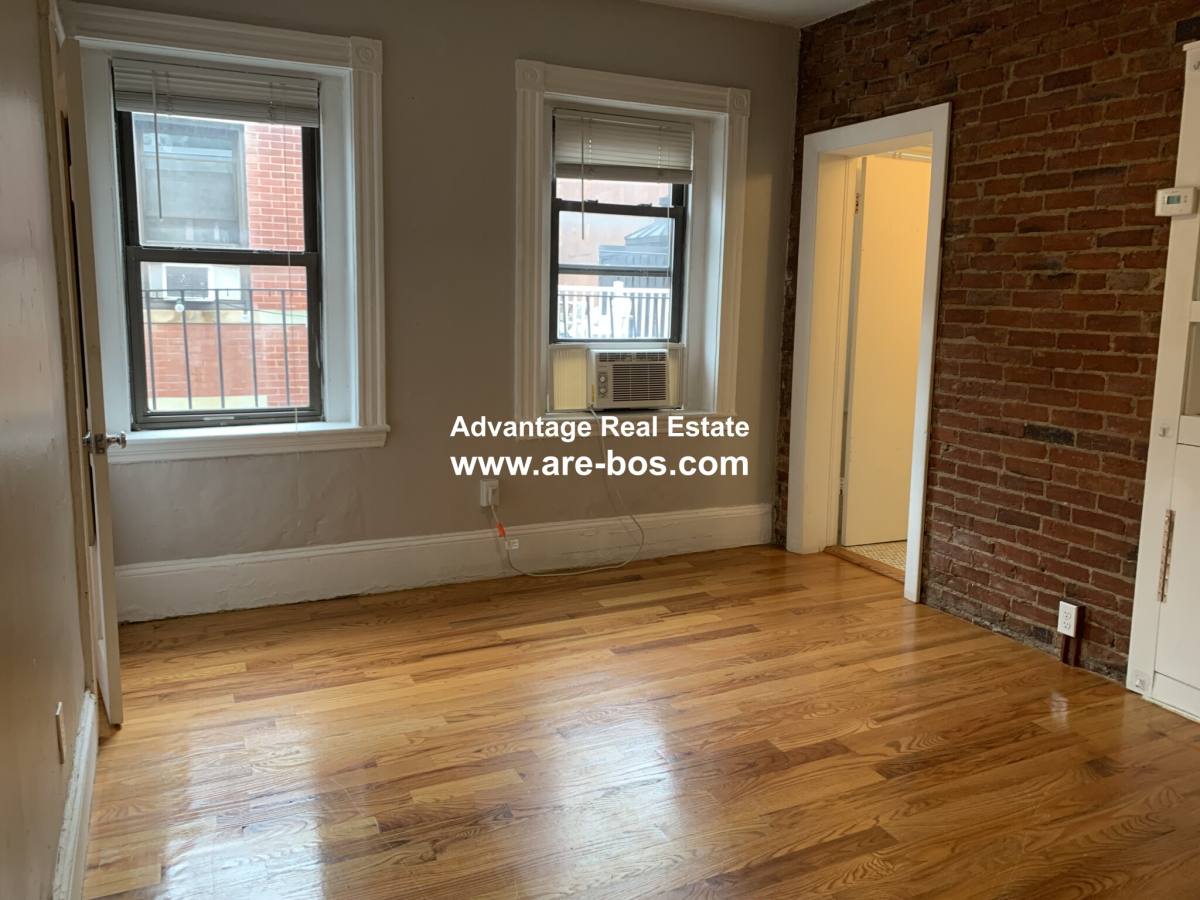 Apartment for rent at 10 Wiget St, Boston, MA 02113
