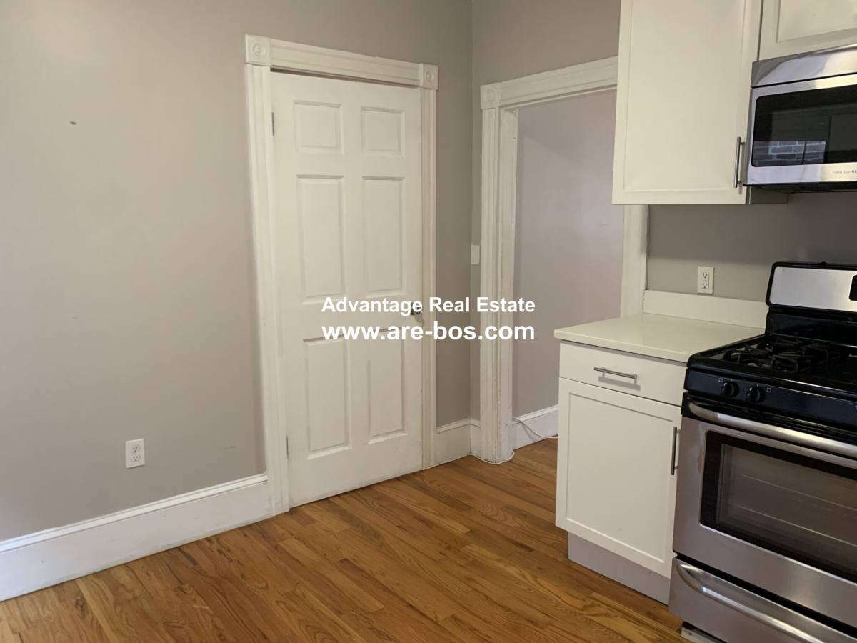 Apartment for rent at 10 Wiget St, Boston, MA 02113