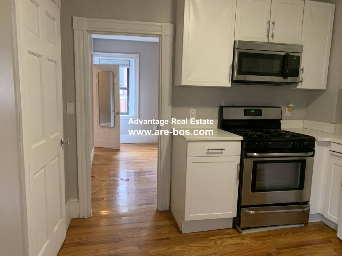 Apartment for rent at 10 Wiget St, Boston, MA 02113