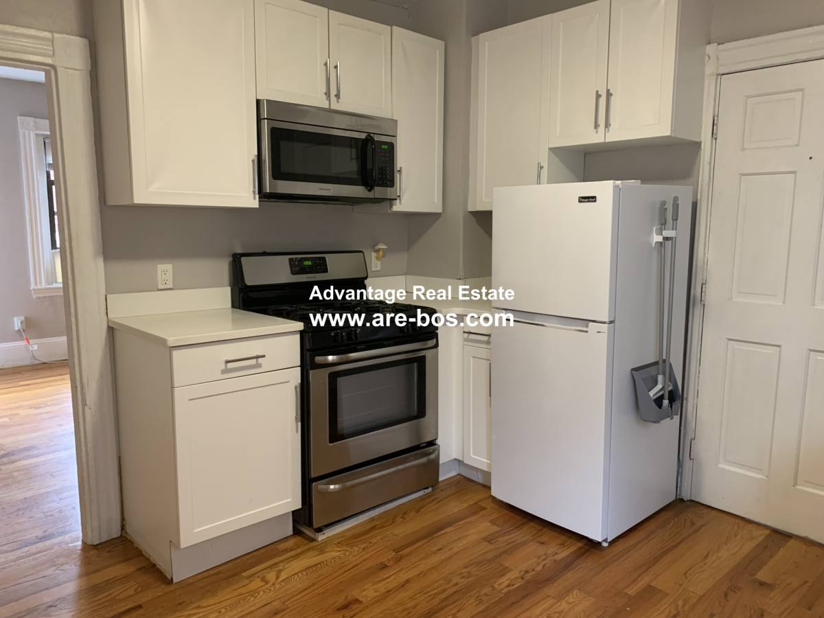 Apartment for rent at 10 Wiget St, Boston, MA 02113