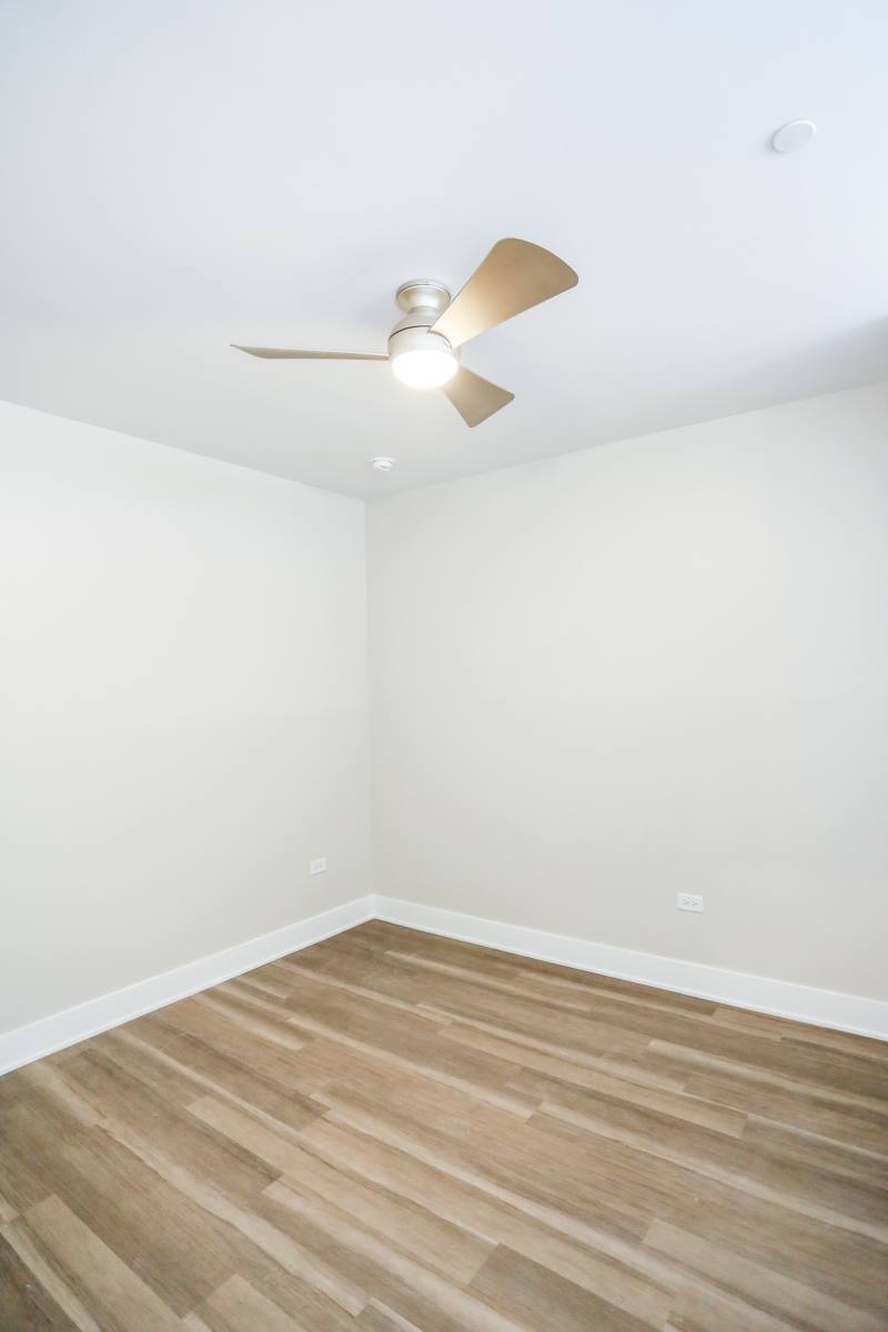 Apartment for rent at 880 Lee St, Des Plaines, IL 60016