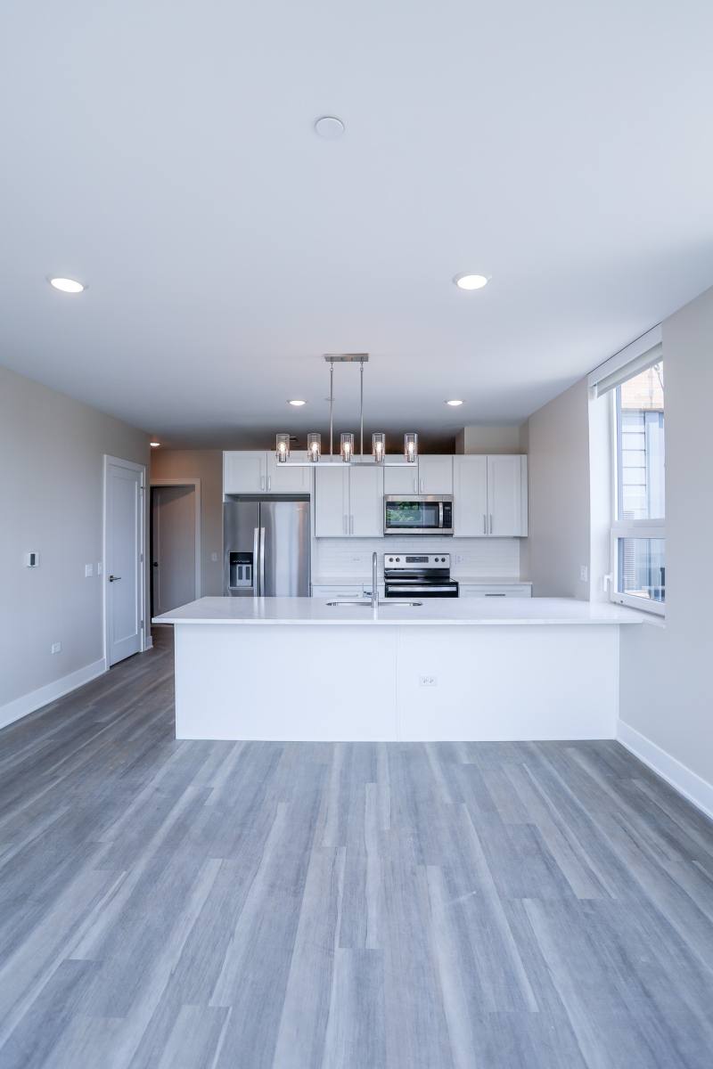 Apartment for rent at 880 Lee St, Des Plaines, IL 60016