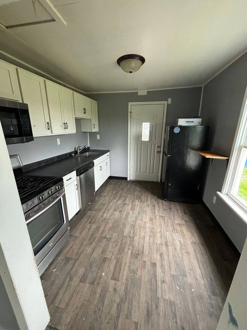 Apartment for rent at 314 Melville St, Mishawaka, IN 46544