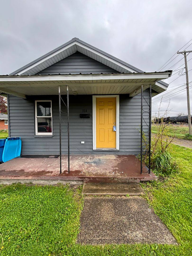 Apartment for rent at 314 Melville St, Mishawaka, IN 46544