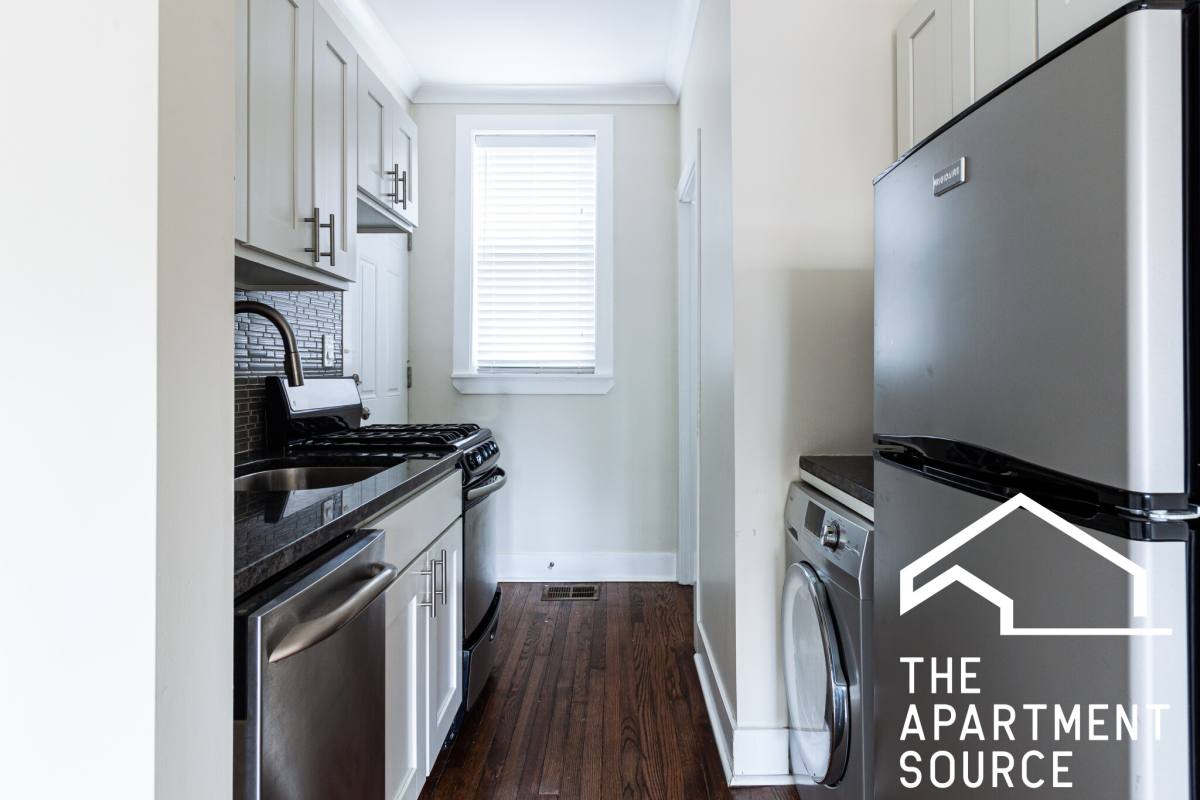 Apartment for rent at 6465 W Roscoe St #1N, Chicago, IL 60641