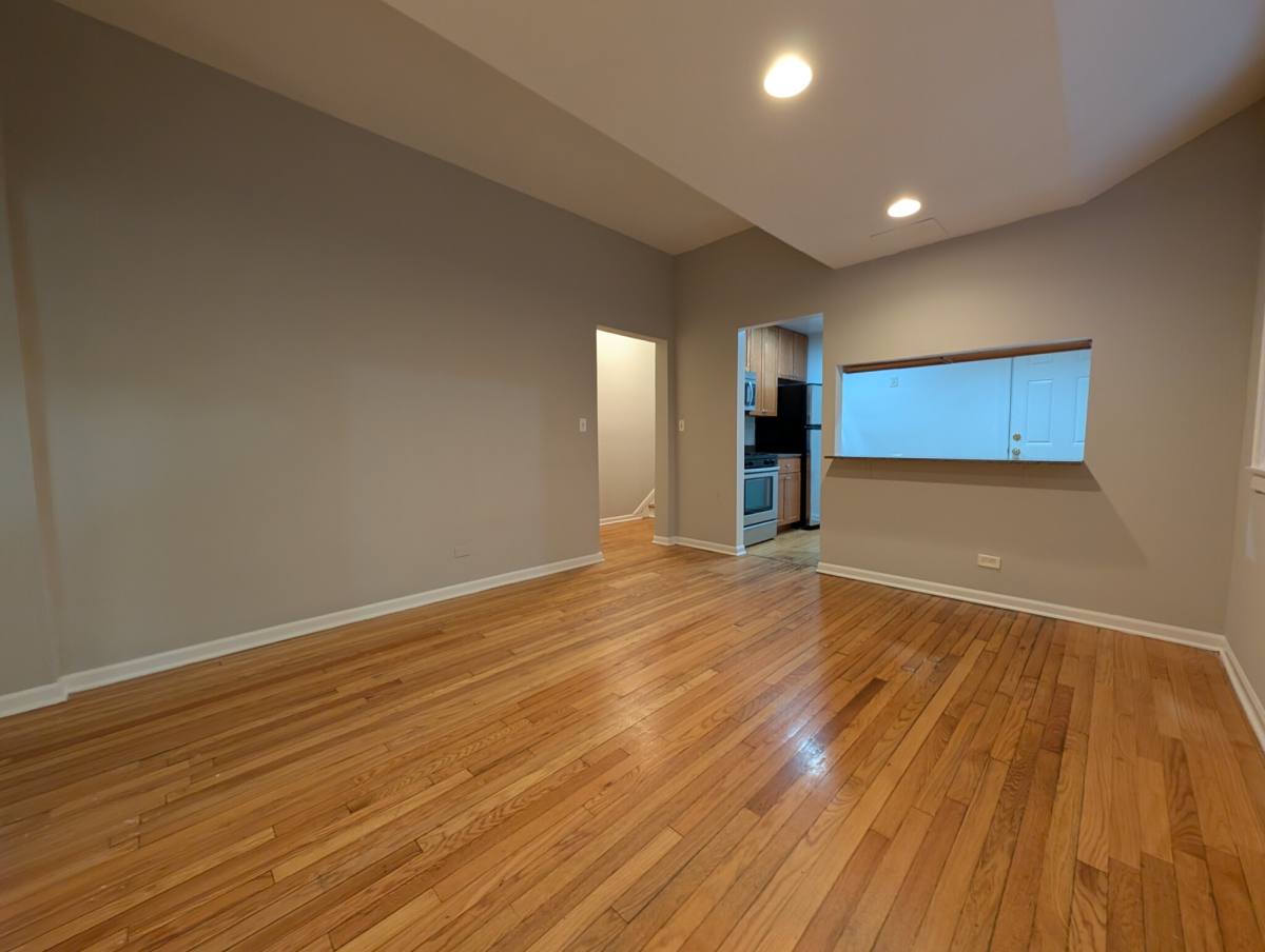 Apartment for rent at 1828 W Lawrence Ave #GDN, Chicago, IL 60640