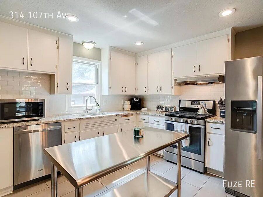 House for rent at 314 107th Ave, Minneapolis, MN 55434