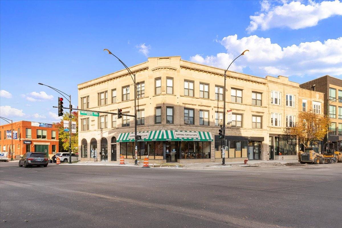 Apartment for rent at 3001 N Central Park Ave #S2, Chicago, IL 60618