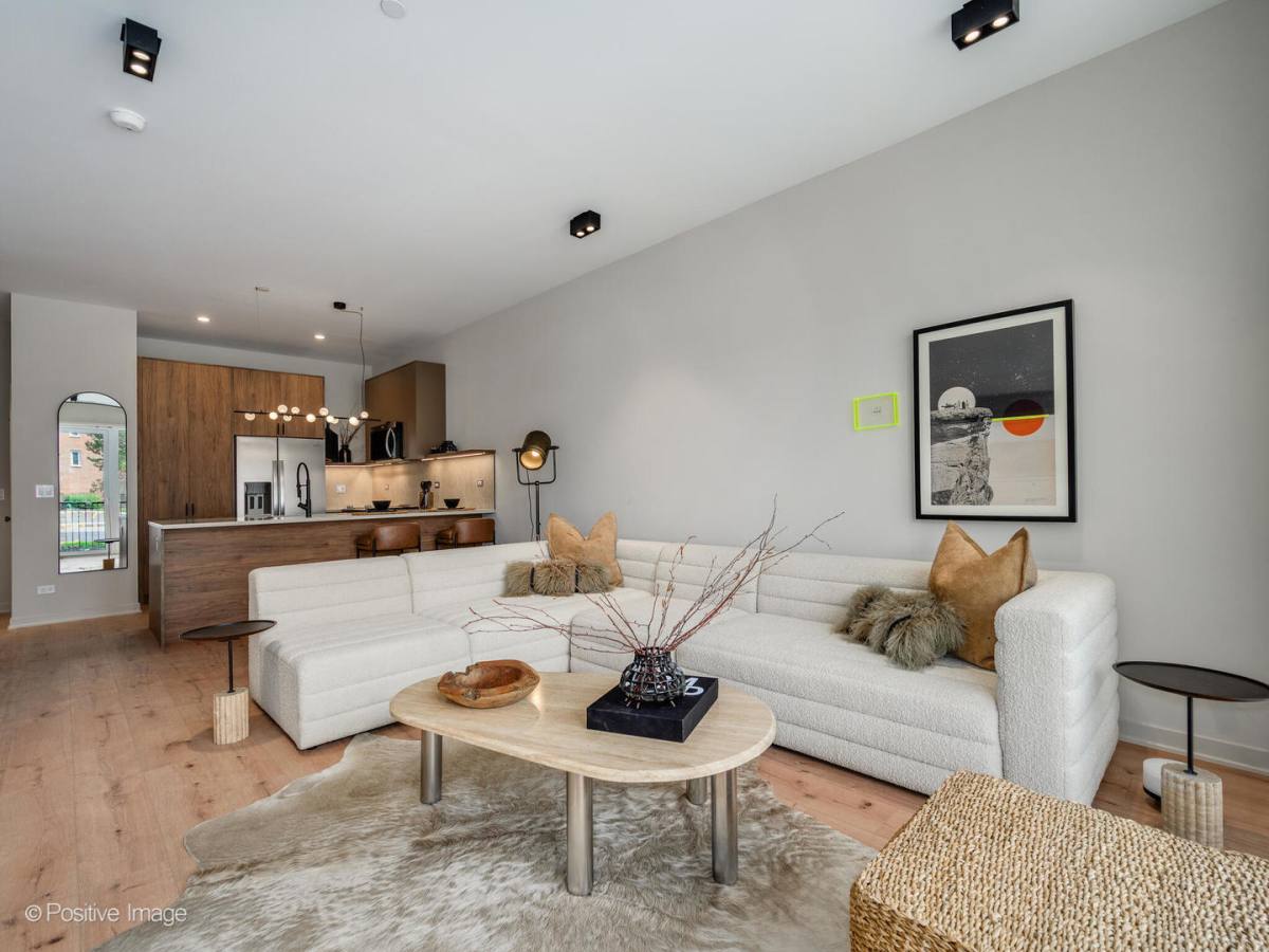 Apartment for rent at 1257 N Ashland Ave, Chicago, IL 60622