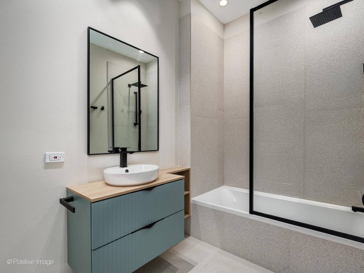 Apartment for rent at 1257 N Ashland Ave, Chicago, IL 60622