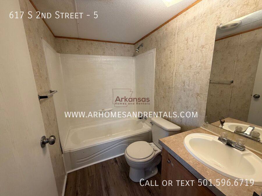 House for rent at 617 S 2nd St #5, Cabot, AR 72023