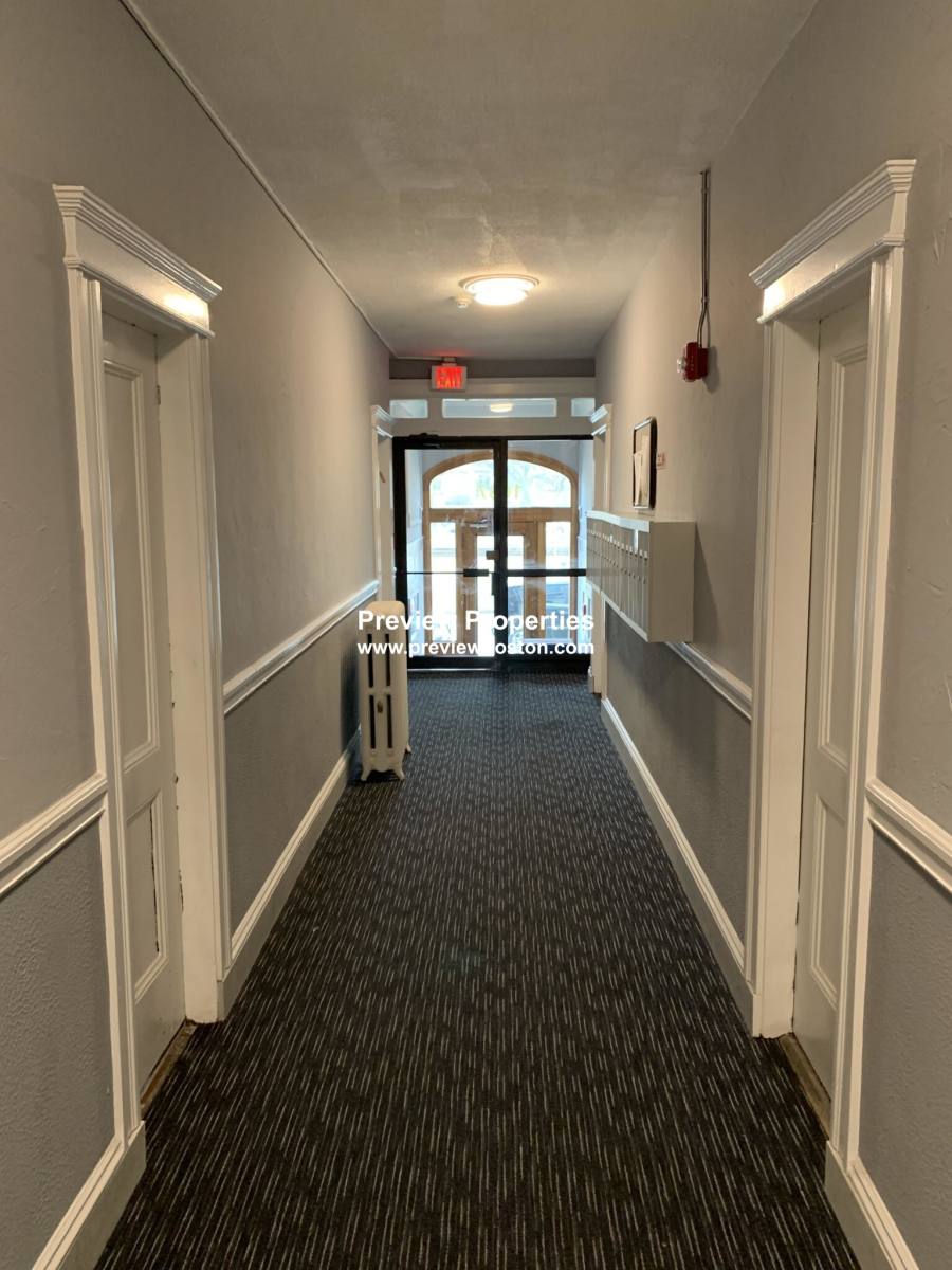 Apartment for rent at 1637 Commonwealth Ave #1P, Brighton, MA 02135