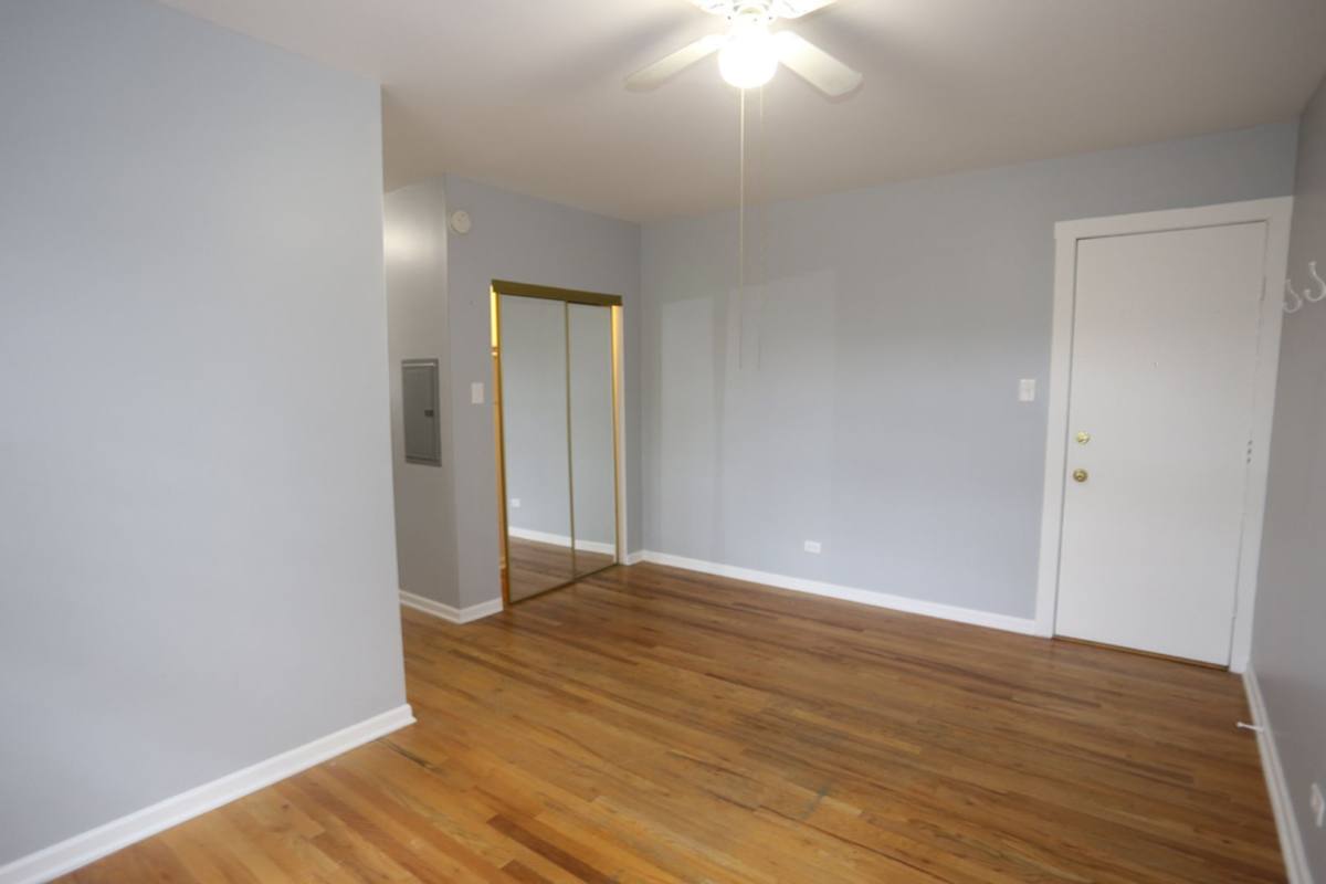 Apartment for rent at 3257 W Wrightwood Ave, Chicago, IL 60647