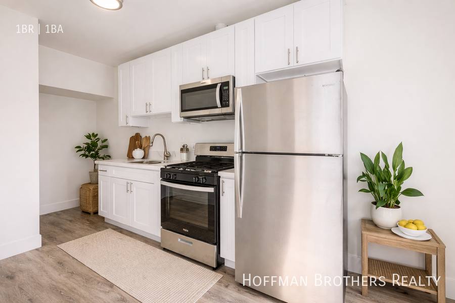 Apartment for rent at 1623 N Mariposa Ave #102, Los Angeles, CA 90027
