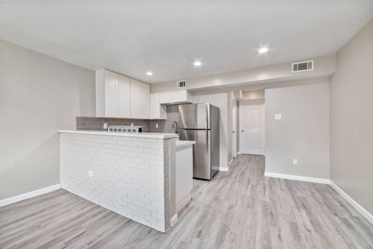 Apartment for rent at 1424 Marshall St, Houston, TX 77006