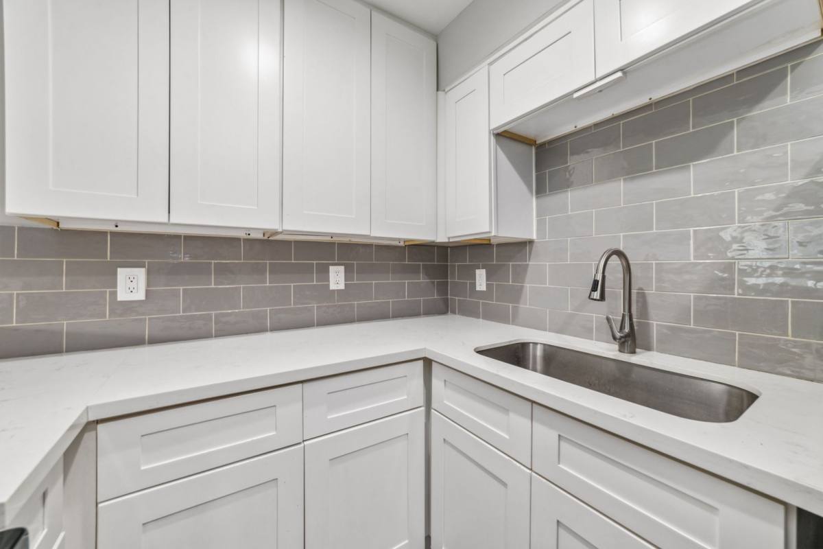 Apartment for rent at 1424 Marshall St, Houston, TX 77006
