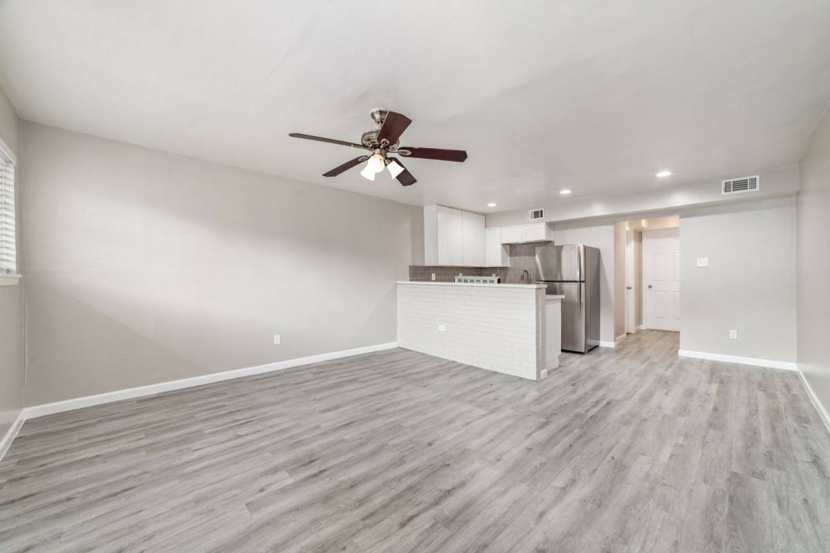 Apartment for rent at 1424 Marshall St, Houston, TX 77006
