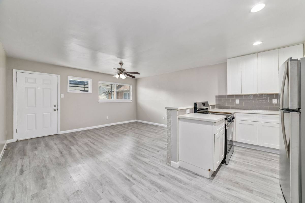Apartment for rent at 1424 Marshall St, Houston, TX 77006