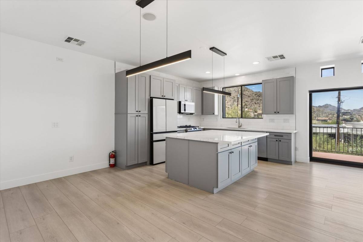 House for rent at 10011 N 1st Ave, Phoenix, AZ 85021