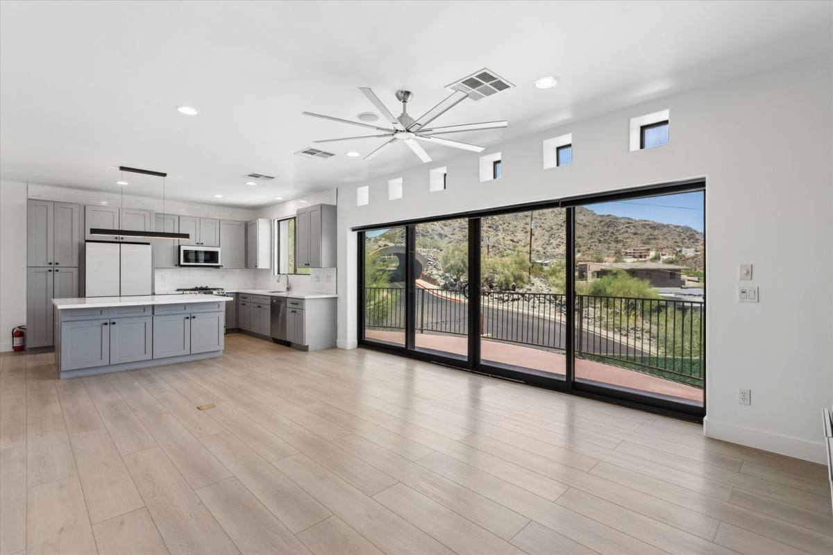 House for rent at 10011 N 1st Ave, Phoenix, AZ 85021