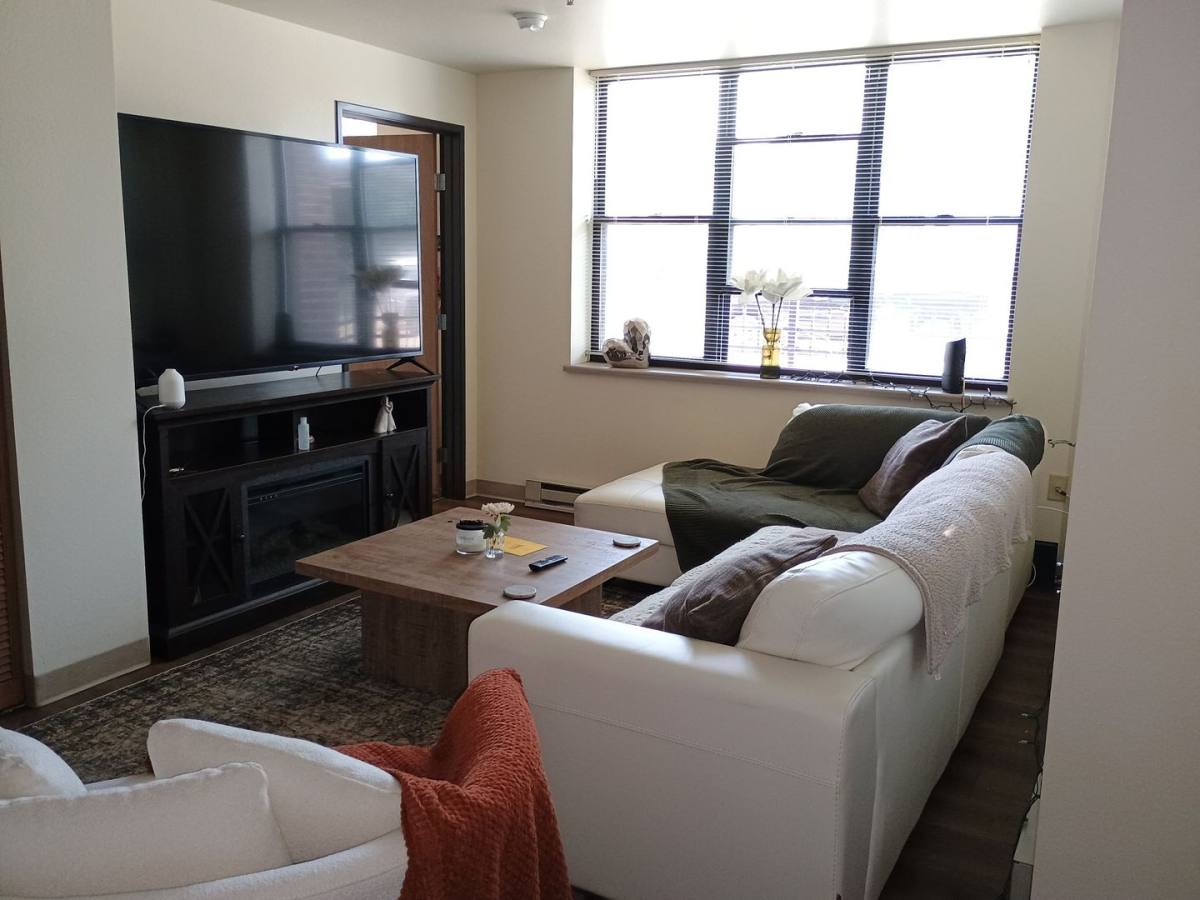 Apartment for rent at 1120 E Parkway Ave, Oshkosh, WI 54901