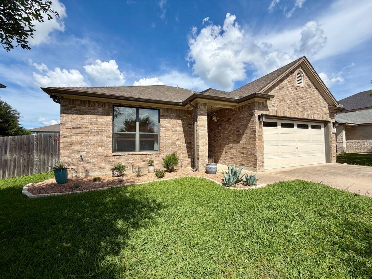 House for rent at 206 Briarwood Dr, Leander, TX 78641