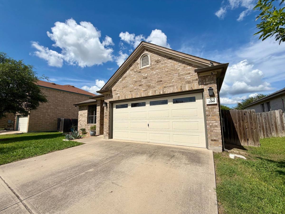 House for rent at 206 Briarwood Dr, Leander, TX 78641