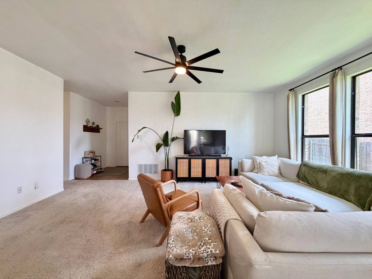 House for rent at 206 Briarwood Dr, Leander, TX 78641