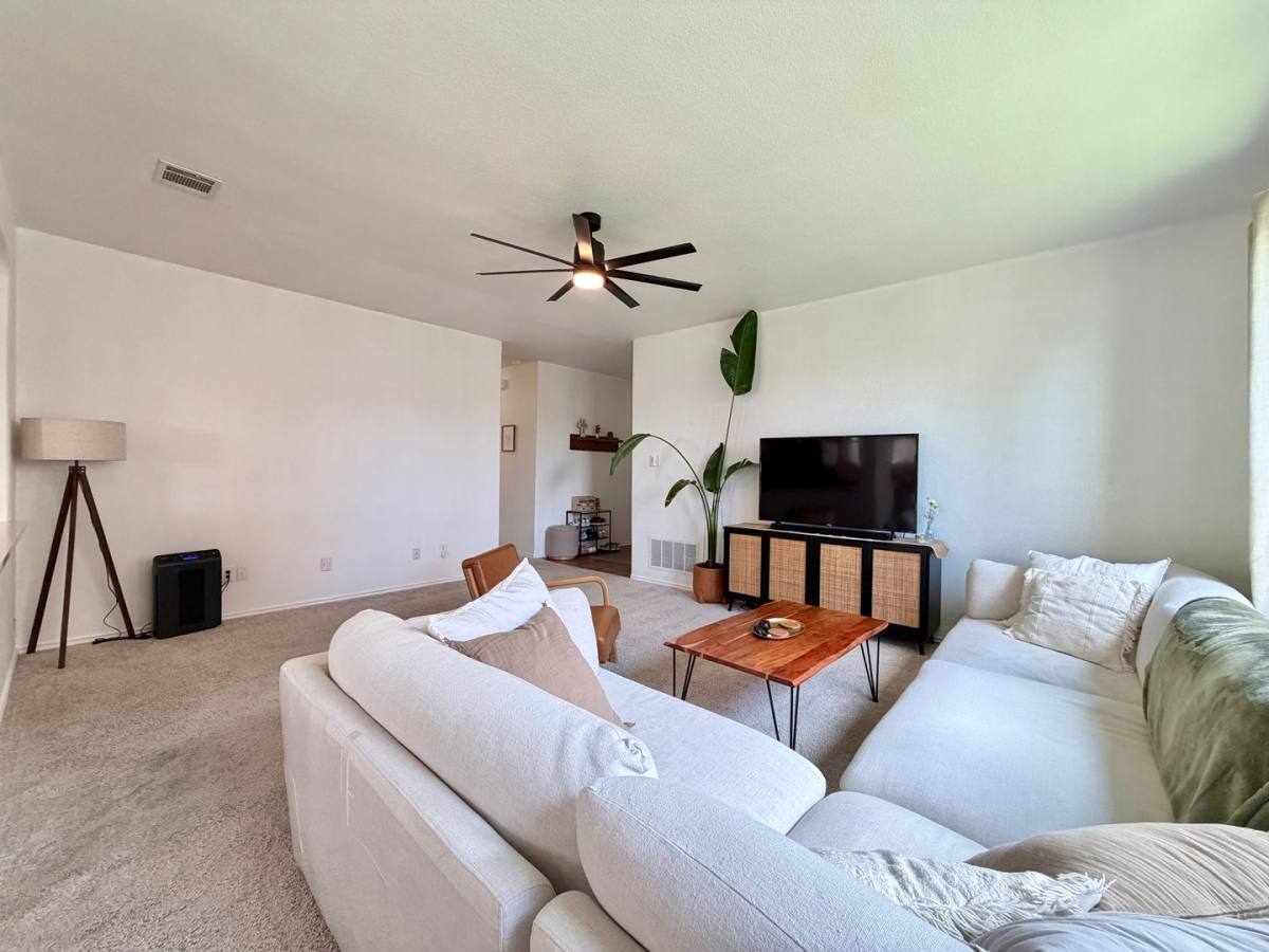 House for rent at 206 Briarwood Dr, Leander, TX 78641