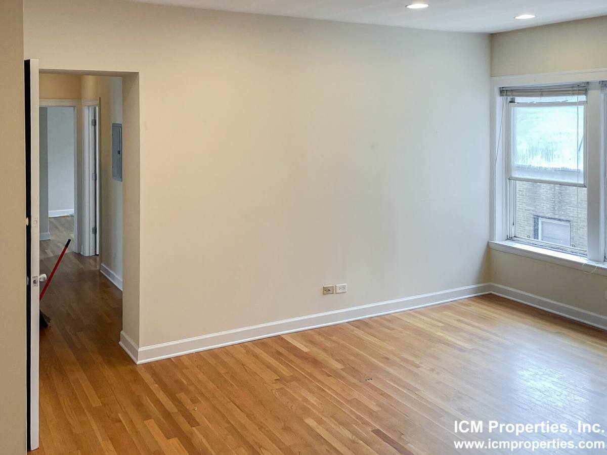 Apartment for rent at 3912 N Pine Grove Ave #3, Chicago, IL 60613