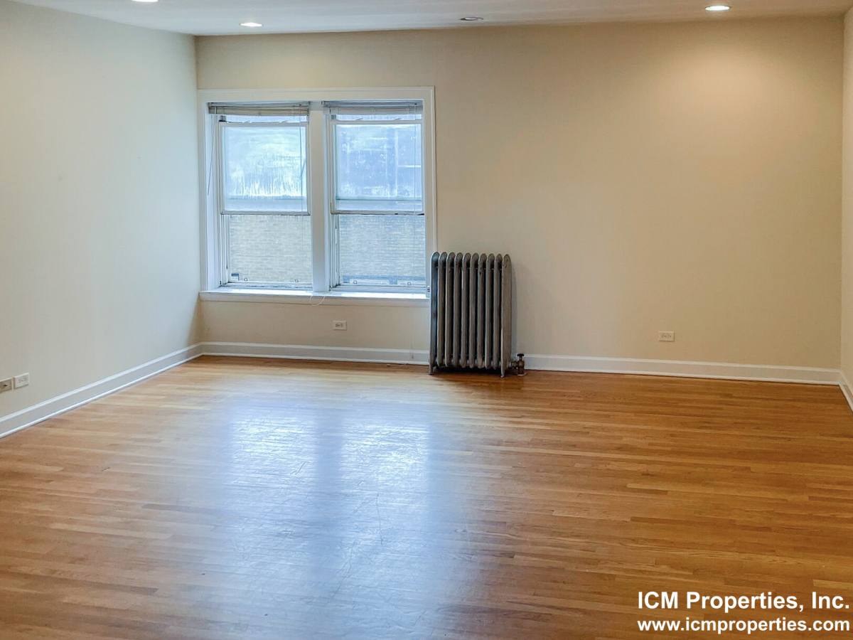 Apartment for rent at 3912 N Pine Grove Ave #3, Chicago, IL 60613