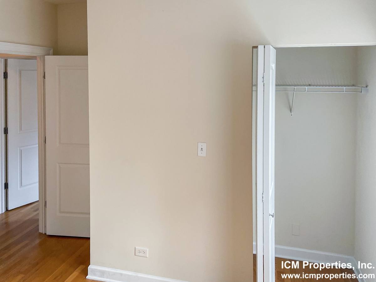Apartment for rent at 3912 N Pine Grove Ave #3, Chicago, IL 60613
