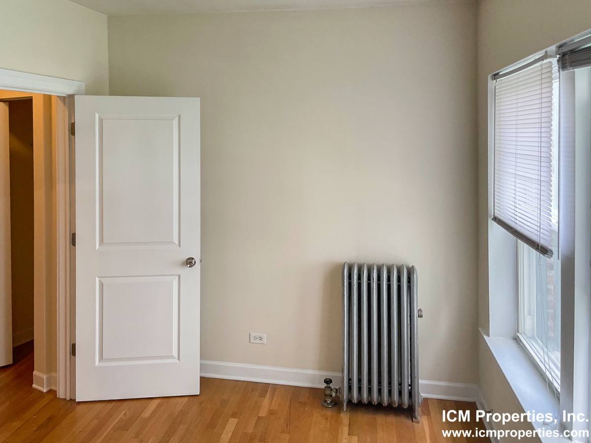 Apartment for rent at 3912 N Pine Grove Ave #3, Chicago, IL 60613