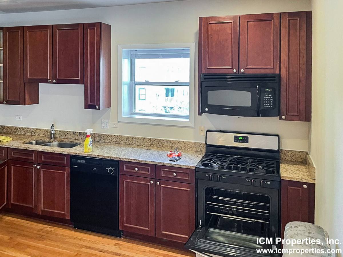 Apartment for rent at 3912 N Pine Grove Ave #3, Chicago, IL 60613