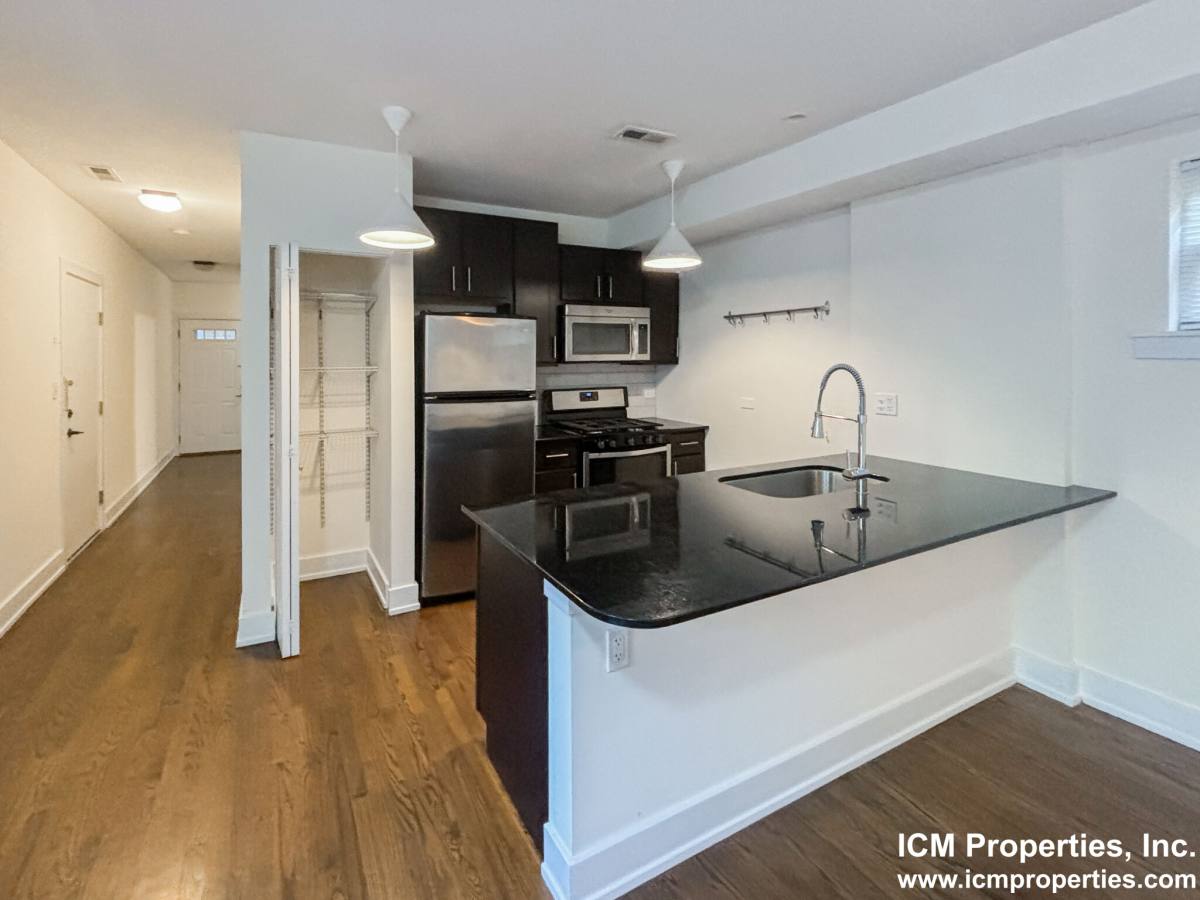 Apartment for rent at 5056 N Winchester #1W, Chicago, IL 60640