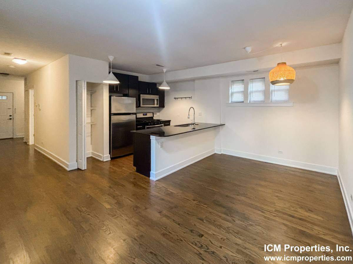 Apartment for rent at 5056 N Winchester #1W, Chicago, IL 60640