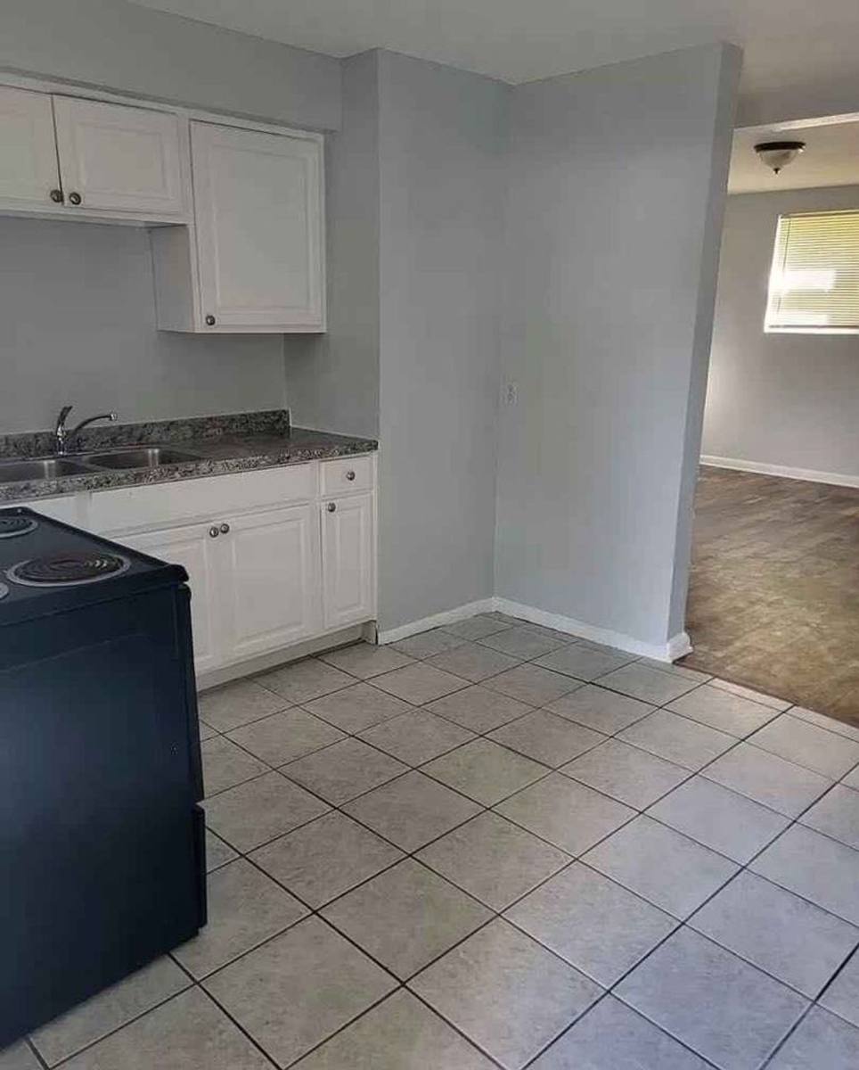 Apartment for rent at 1584 W 31st St, Jacksonville, FL 32209