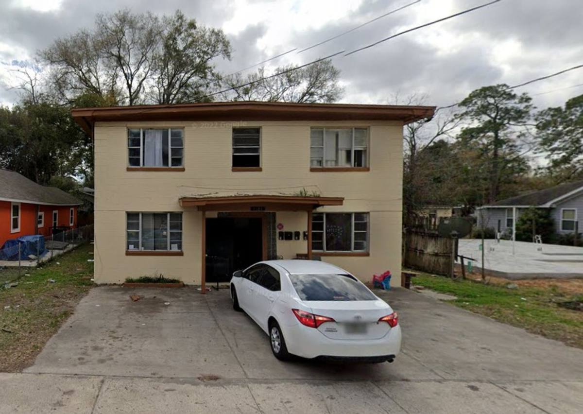 Apartment for rent at 1584 W 31st St, Jacksonville, FL 32209