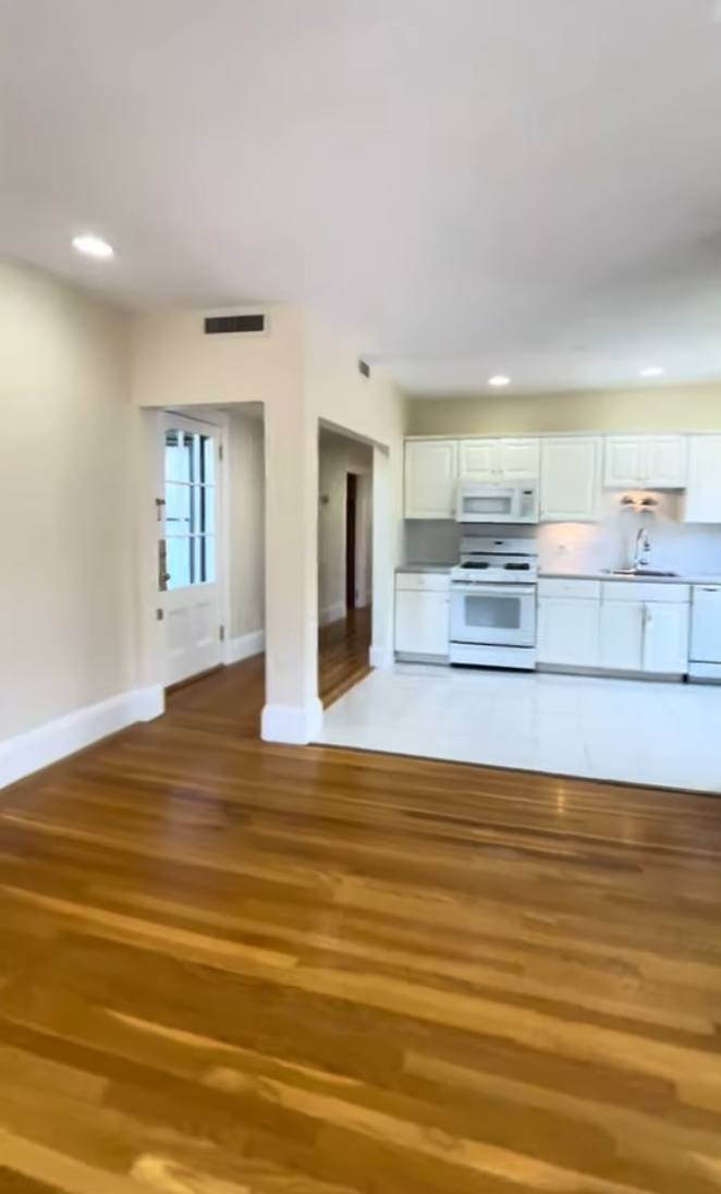 Apartment for rent at 12 Dean #U3A, Brookline, MA 02445