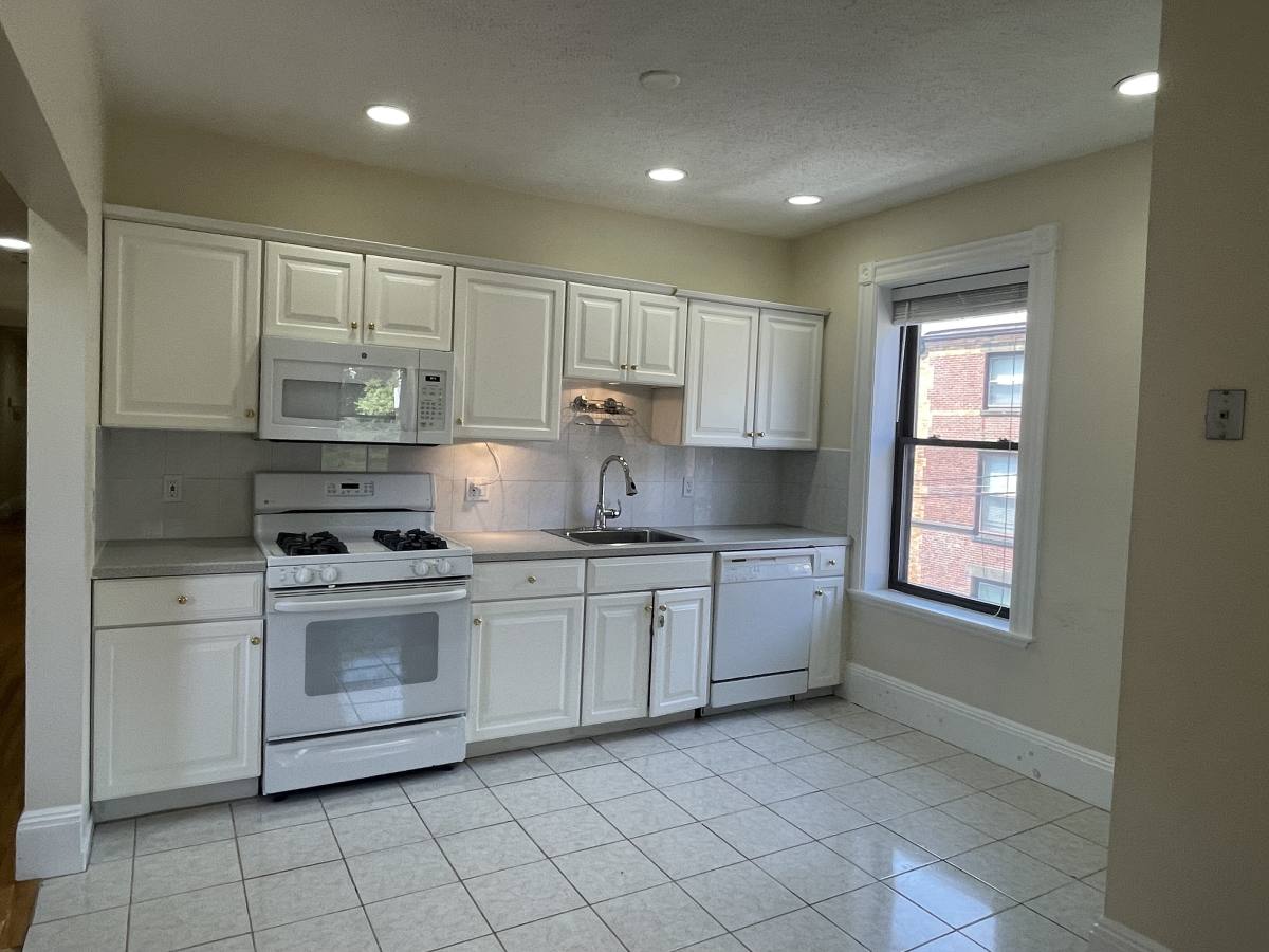 Apartment for rent at 12 Dean #U3A, Brookline, MA 02445
