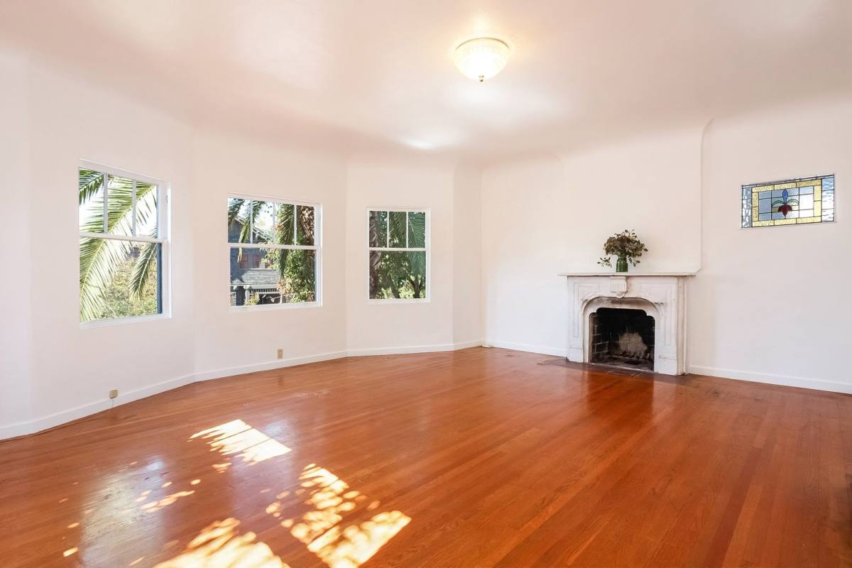 Apartment for rent at 6458 Colby St, Oakland, CA 94618