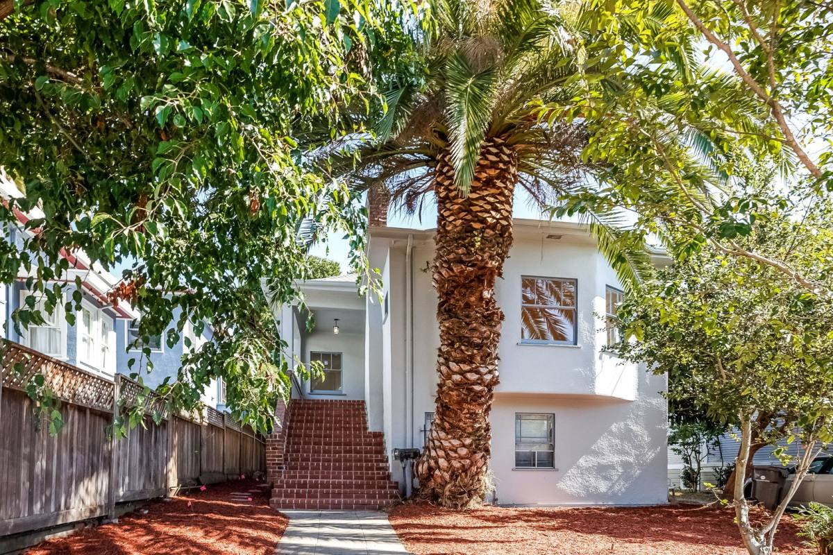 Apartment for rent at 6458 Colby St, Oakland, CA 94618