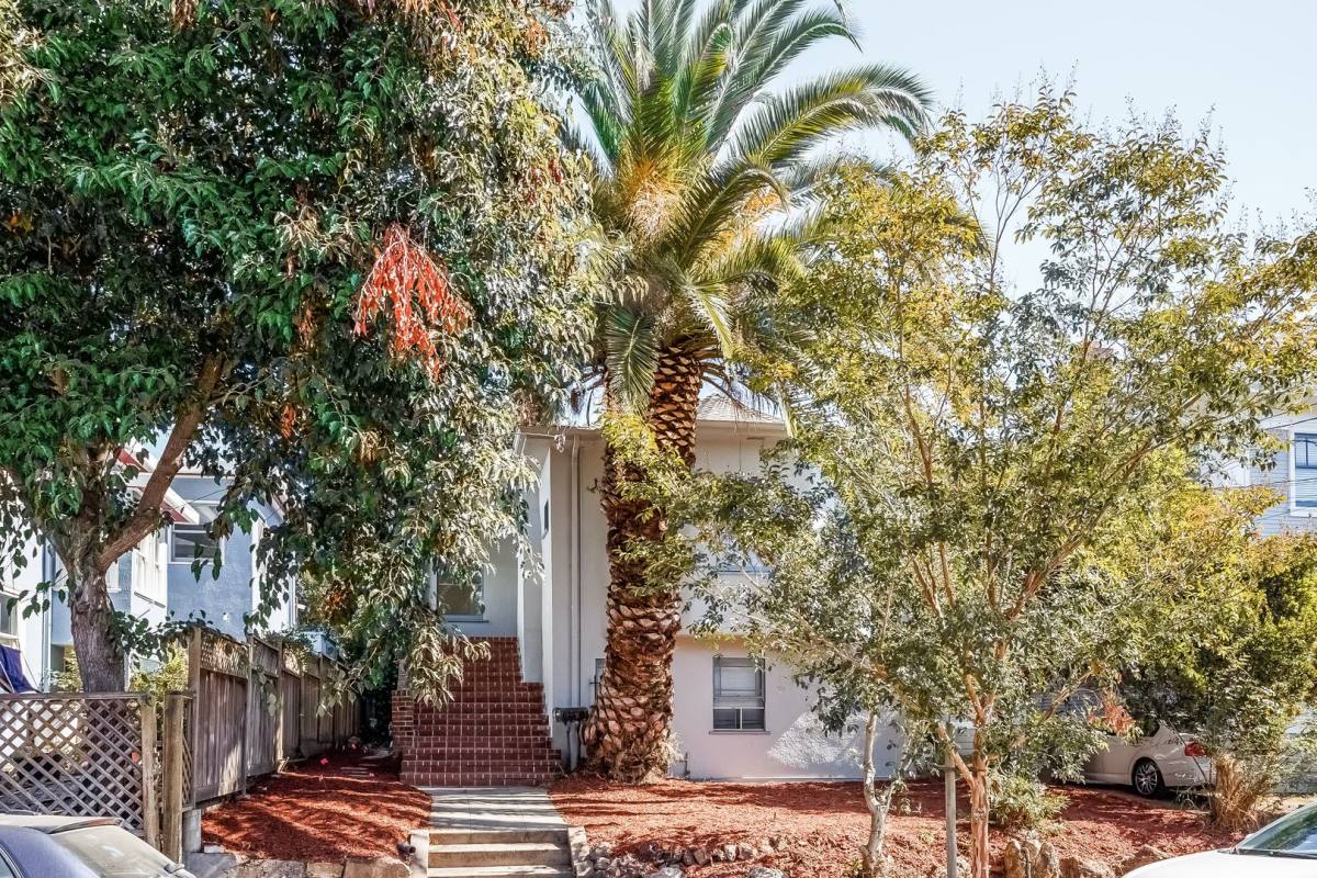Apartment for rent at 6458 Colby St, Oakland, CA 94618