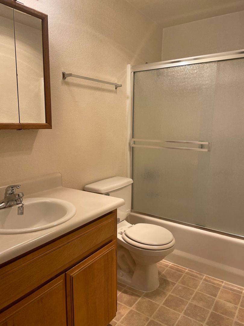 Apartment for rent at 1407 & 1409 Kokanee Lane, Grants Pass, OR 97527