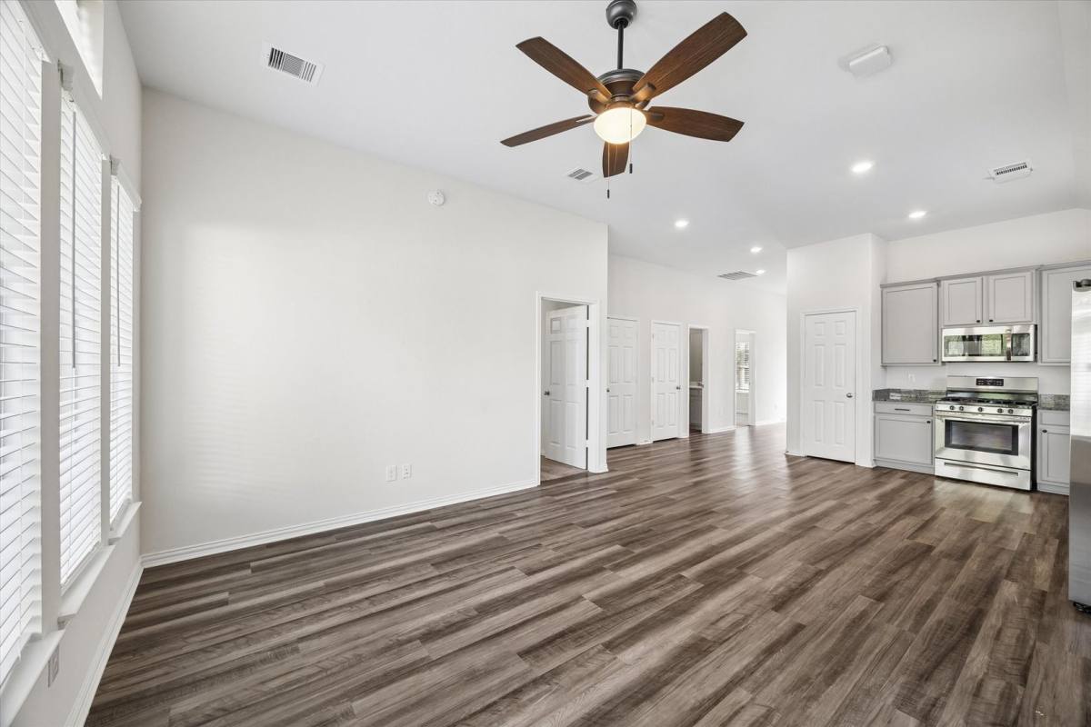 House for rent at 206 N Lynx Trail, Montgomery, TX 77316