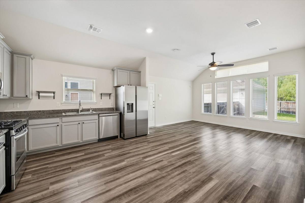 House for rent at 206 N Lynx Trail, Montgomery, TX 77316