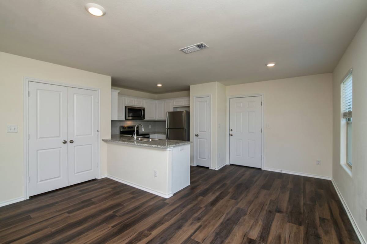 Townhouse for rent at 201 S May, Whitewright, TX 75491
