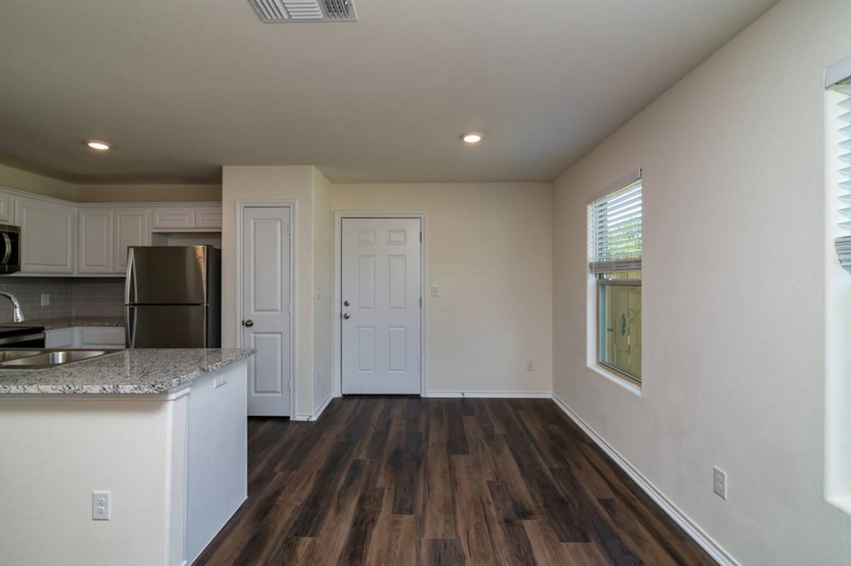 Townhouse for rent at 201 S May, Whitewright, TX 75491